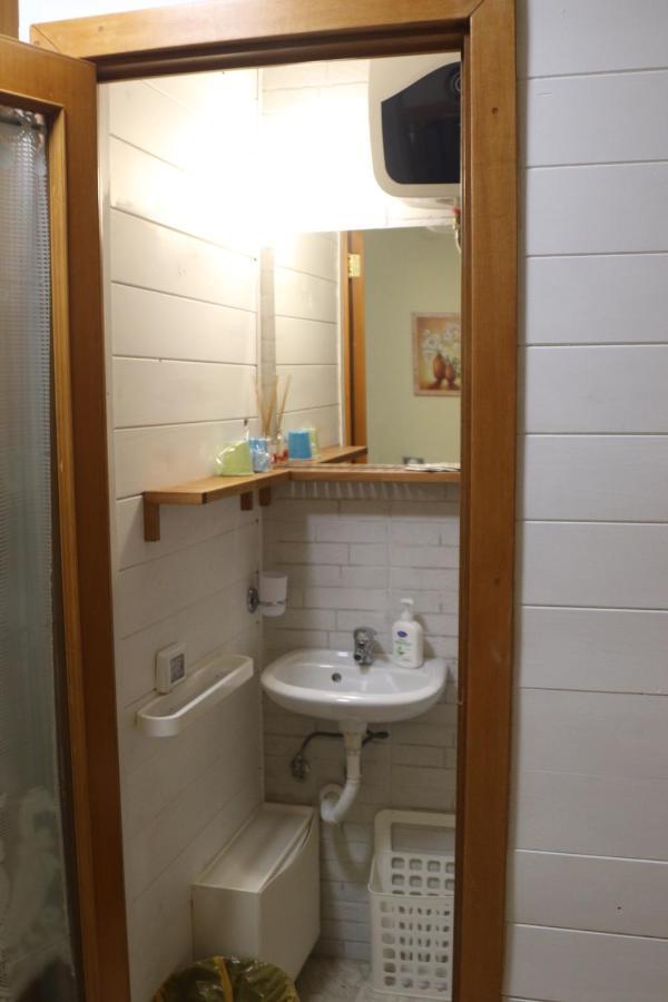 Holiday House Nel Cuore Di Бари Экстерьер фото