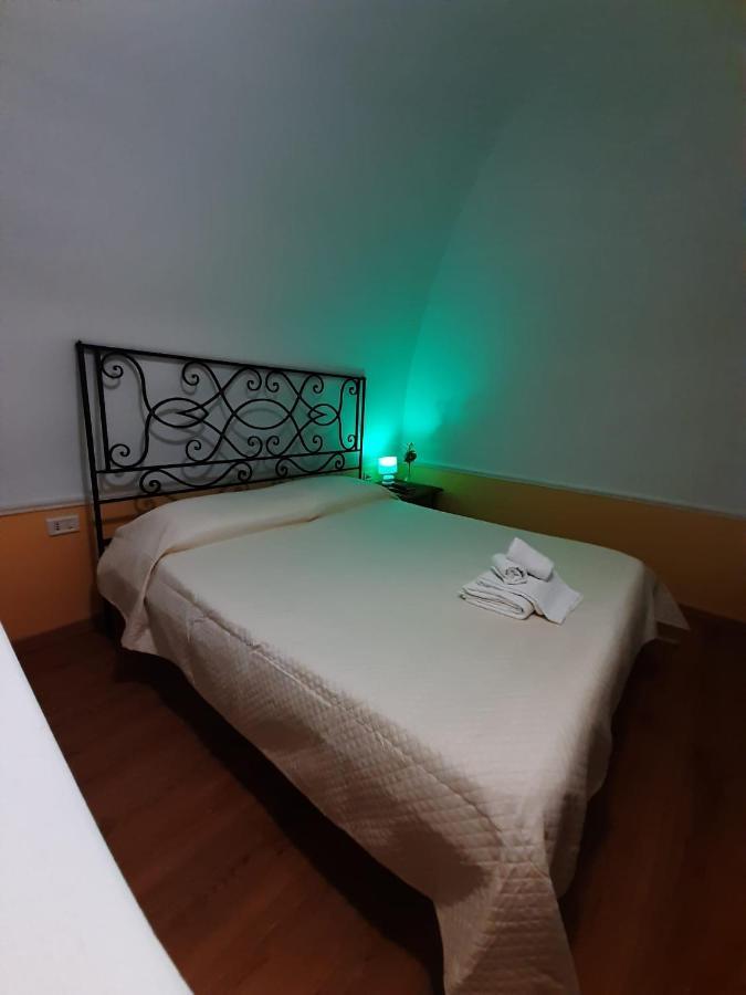 Holiday House Nel Cuore Di Бари Экстерьер фото