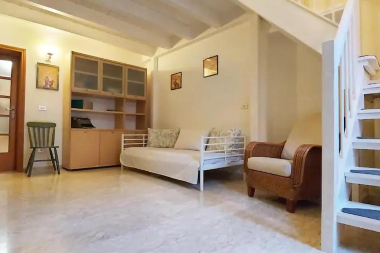 Holiday House Nel Cuore Di Бари Экстерьер фото